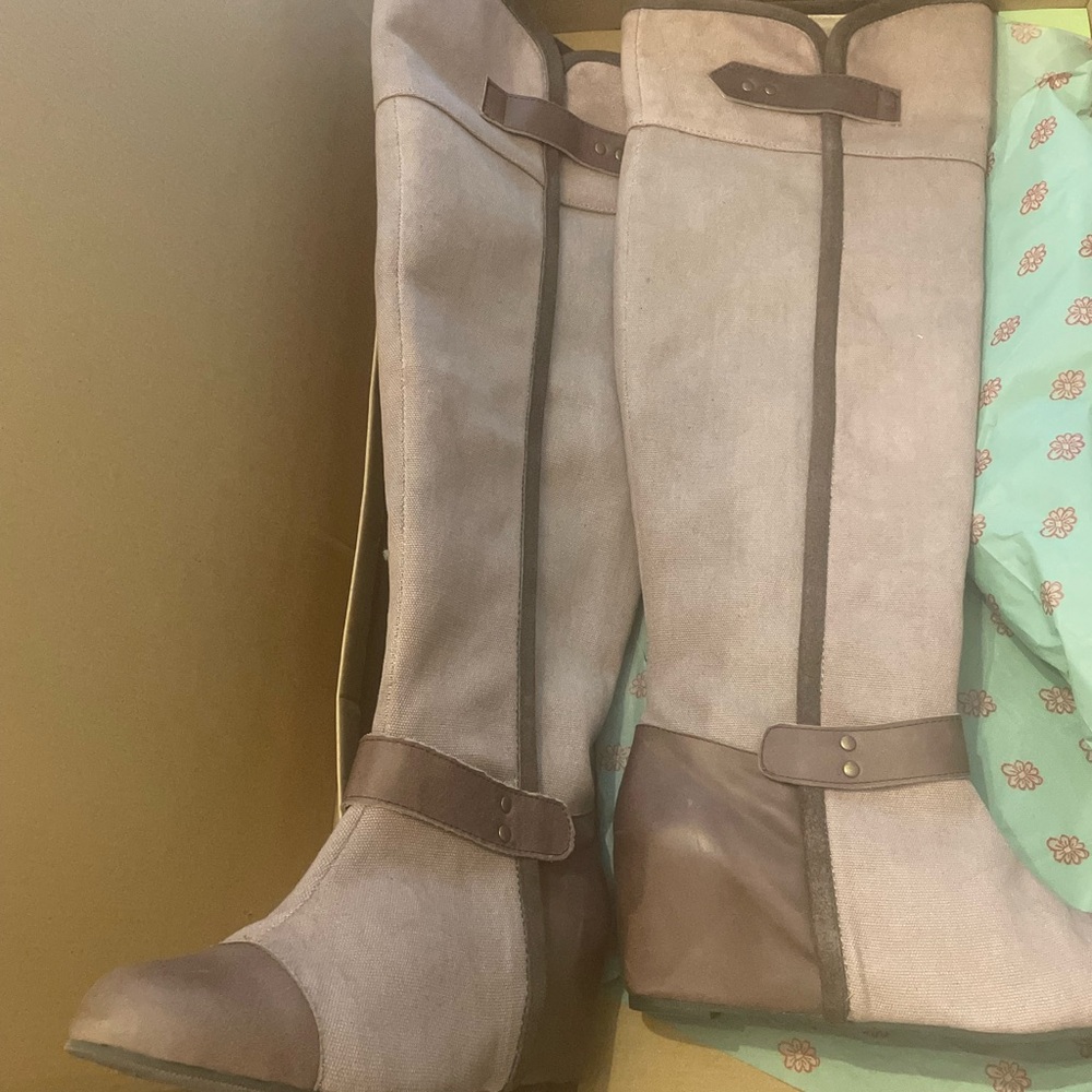 Joyfolie Gray and Brown Heeled Boots